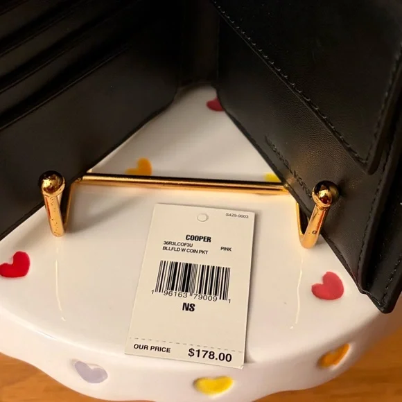 Michael Kors Striped Bi-Fold Wallet. NWT - Picture 5 of 5